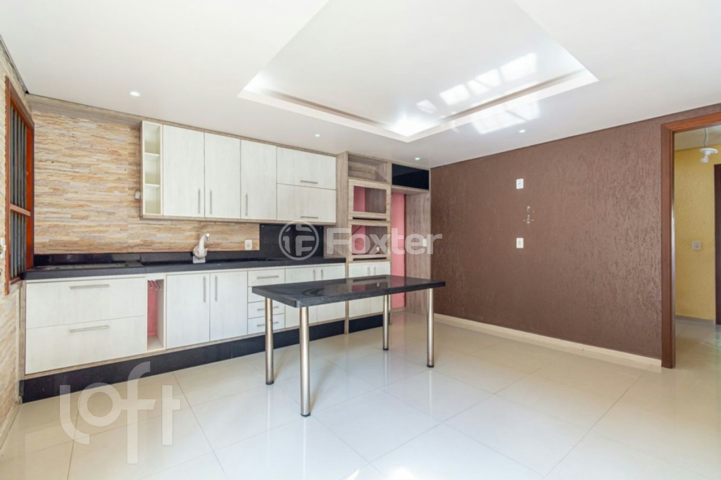 Casa à venda com 2 quartos, 135m² - Foto 2