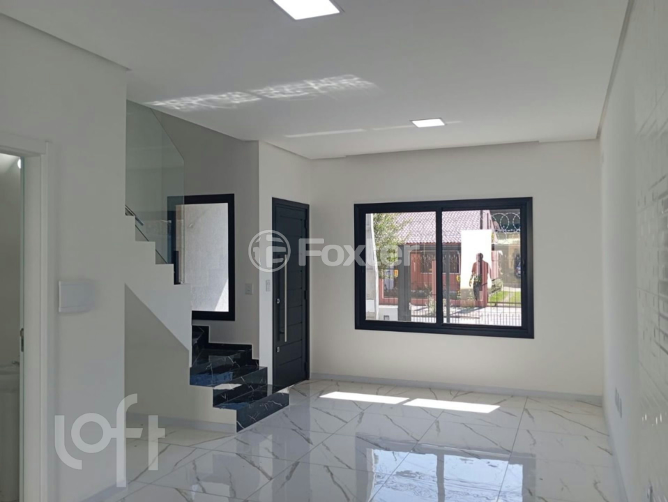 Casa à venda com 3 quartos, 93m² - Foto 1