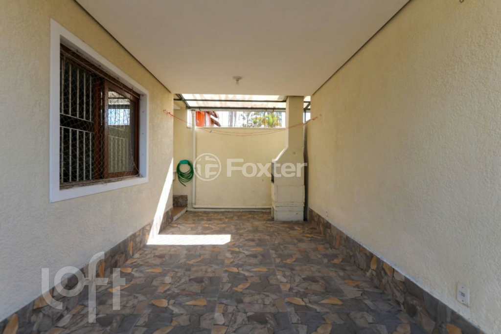 Casa à venda com 2 quartos, 80m² - Foto 1