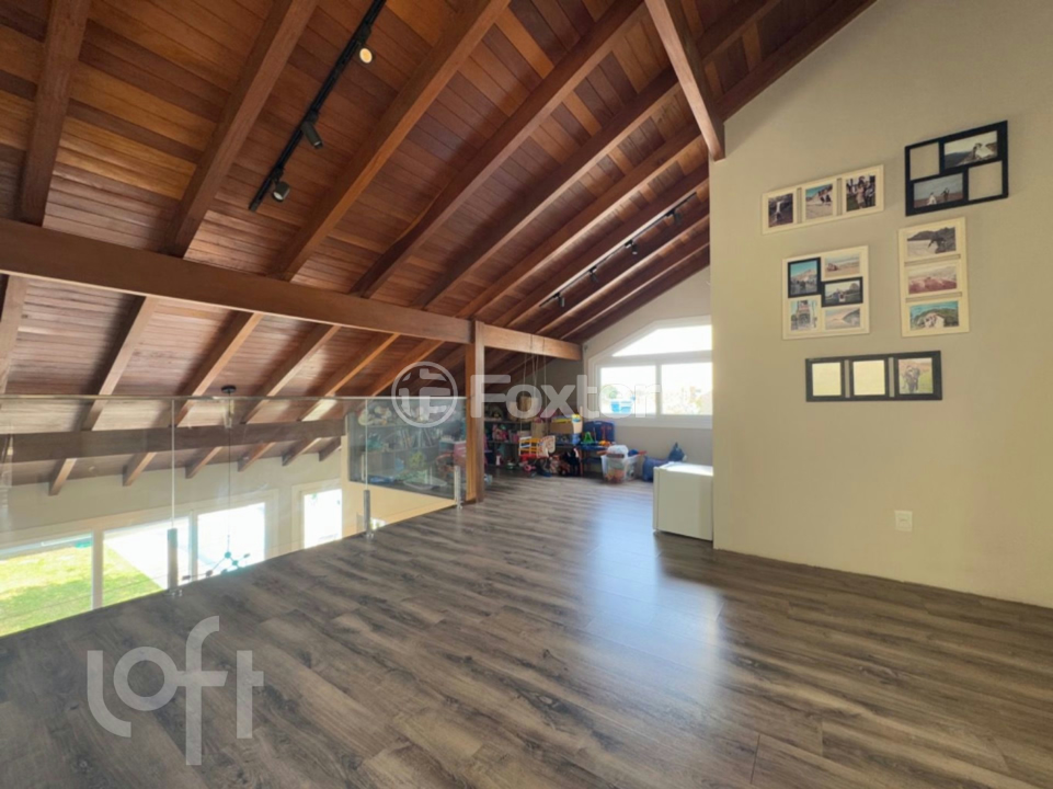 Casa à venda com 3 quartos, 240m² - Foto 4