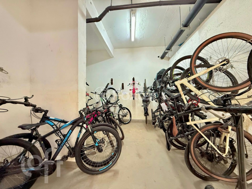 Apartamento à venda com 2 quartos, 67m² - Foto 31