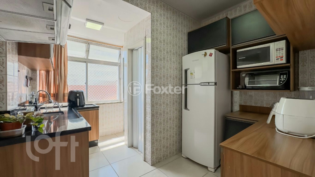 Apartamento à venda com 3 quartos, 76m² - Foto 2