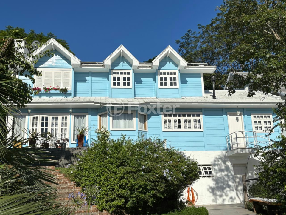 Casa à venda com 4 quartos, 246m² - Foto 2