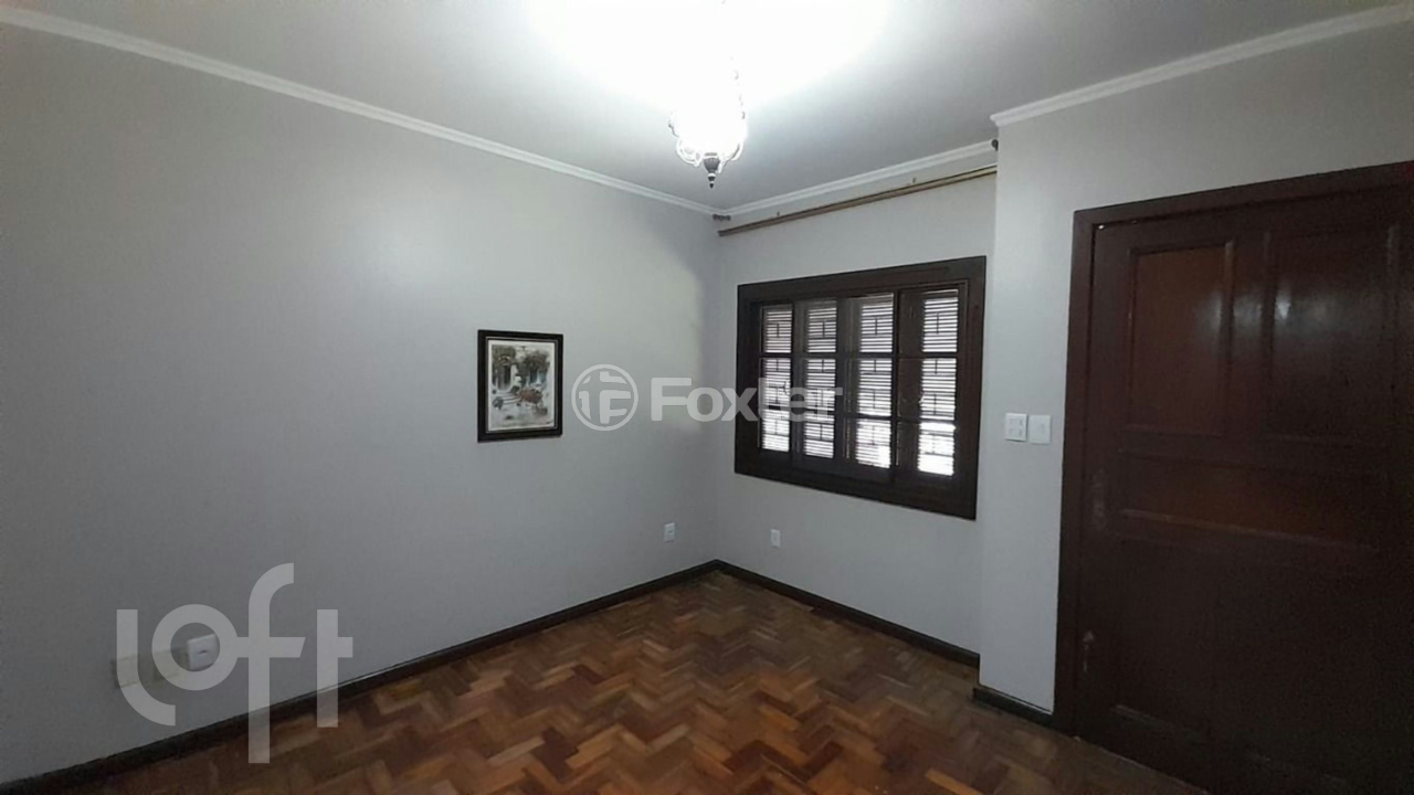 Casa à venda com 3 quartos, 197m² - Foto 1