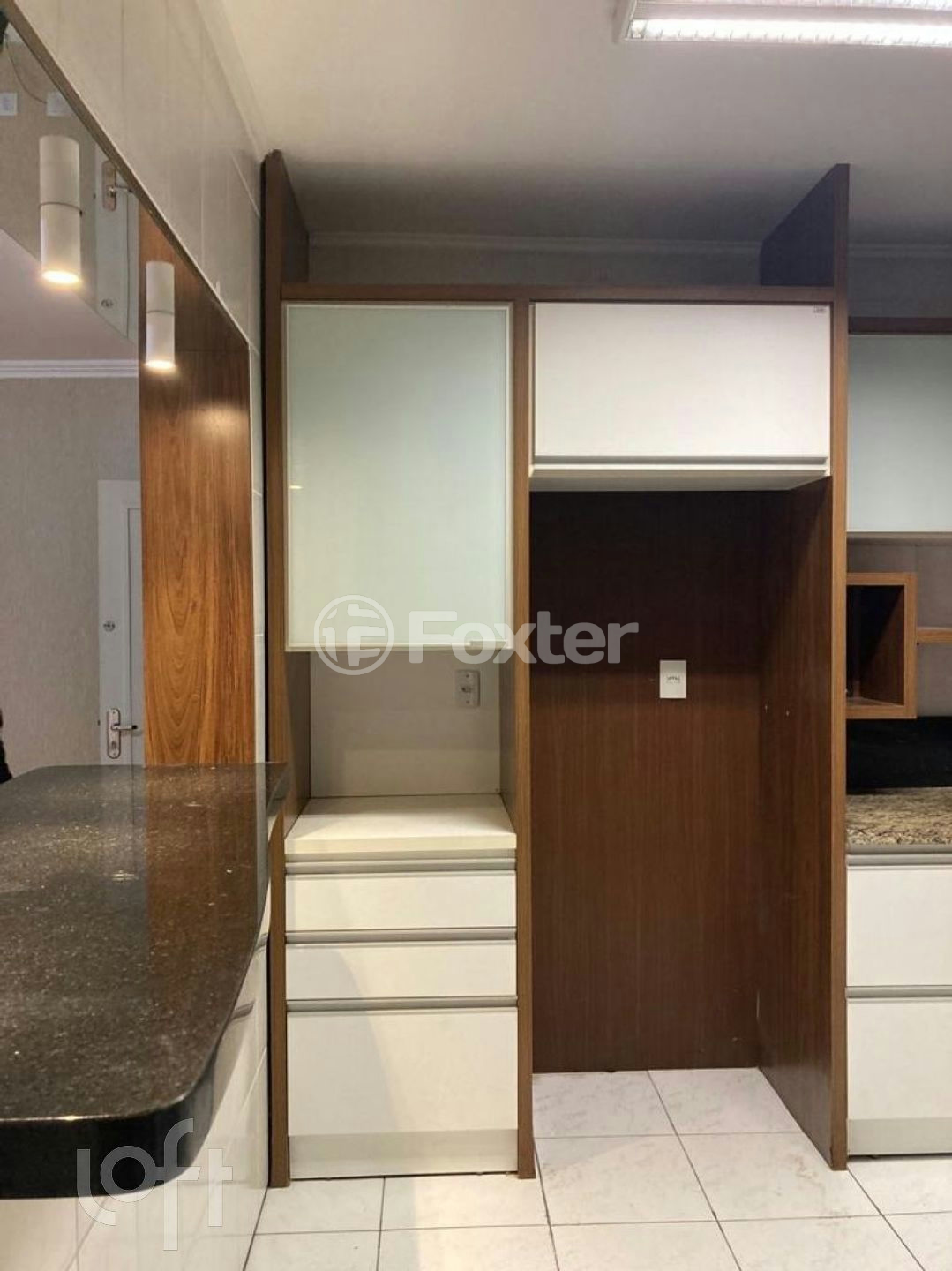 Apartamento à venda com 2 quartos, 80m² - Foto 2