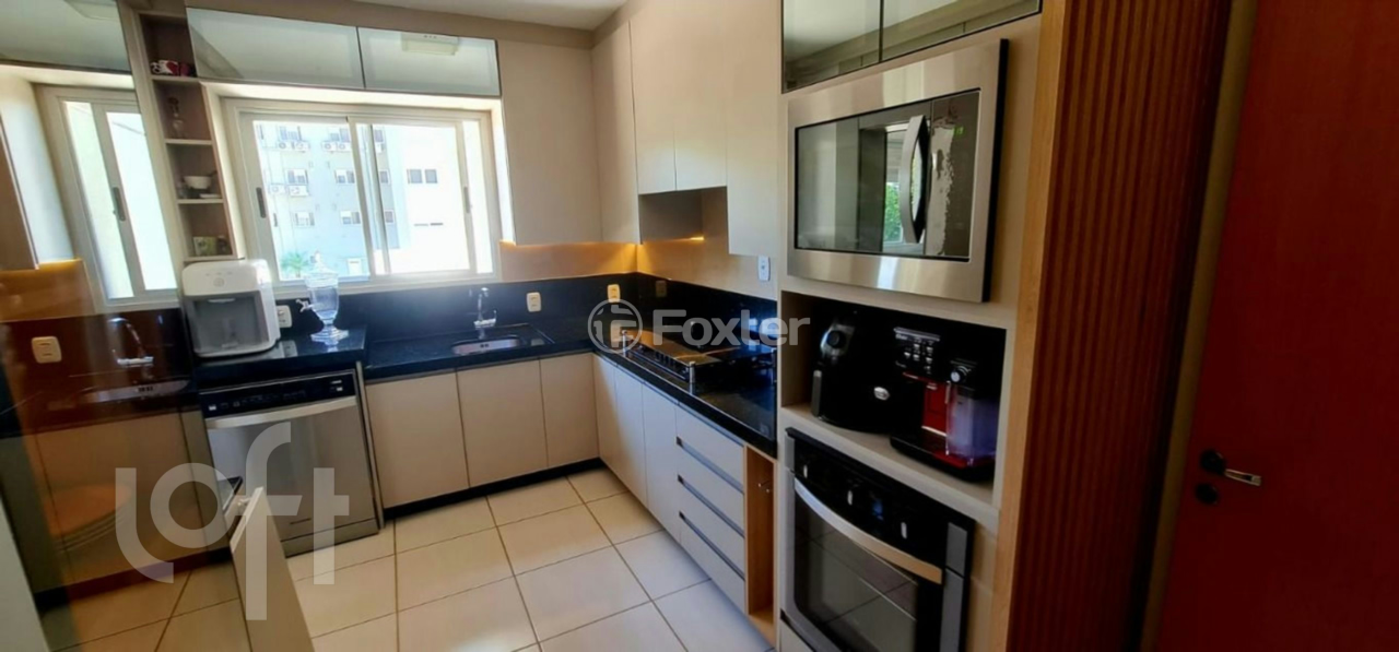 Apartamento à venda com 3 quartos, 114m² - Foto 2