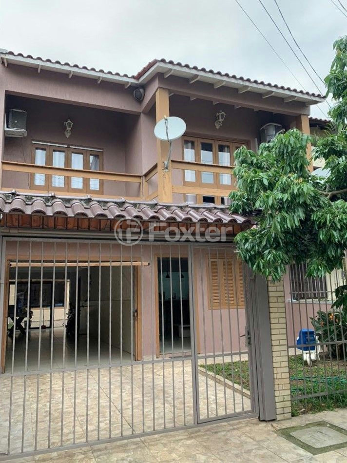 Casa à venda com 4 quartos, 215m² - Foto 1