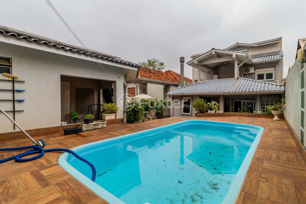Casa à venda com 4 quartos, 400m² - Foto 2