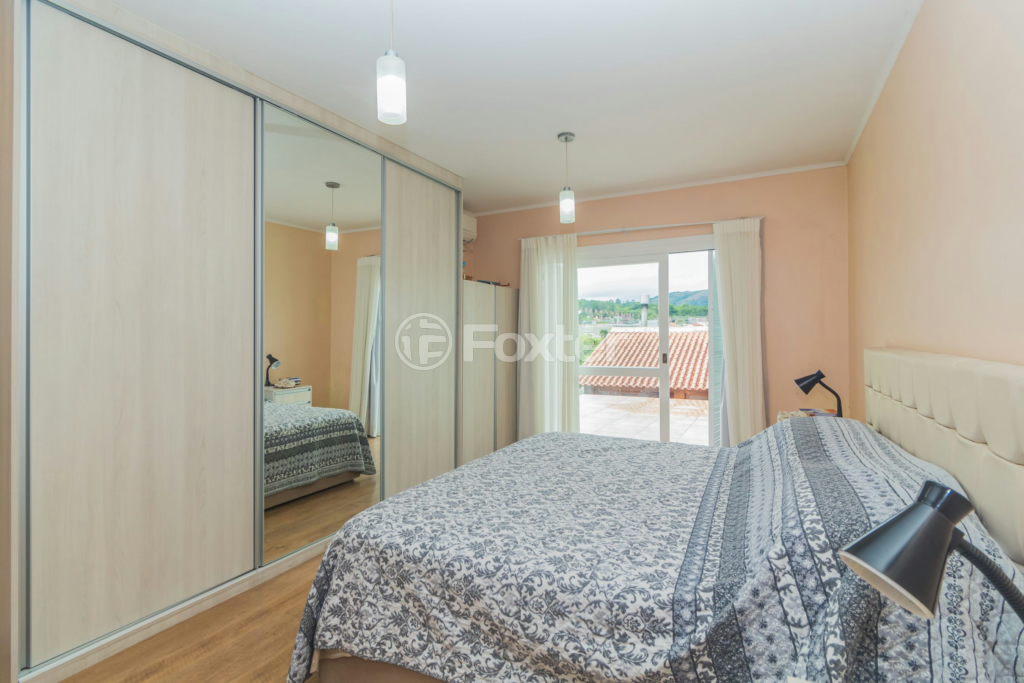 Casa à venda com 4 quartos, 300m² - Foto 25
