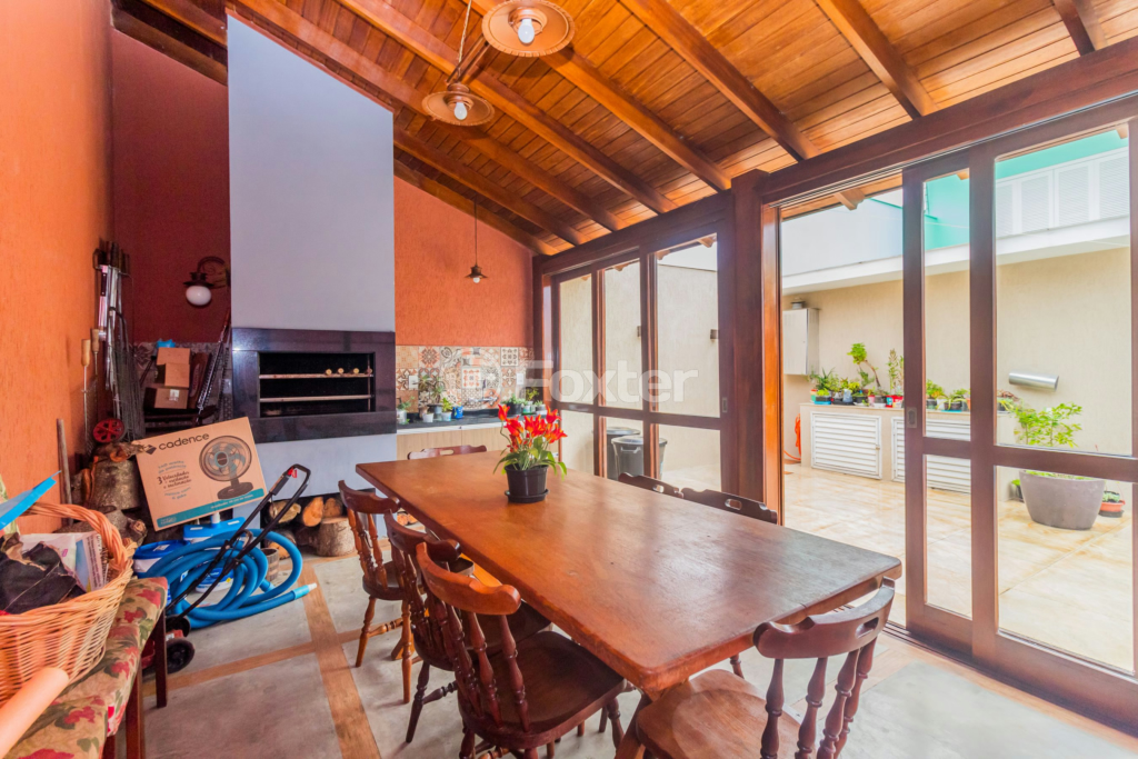 Casa à venda com 4 quartos, 300m² - Foto 35