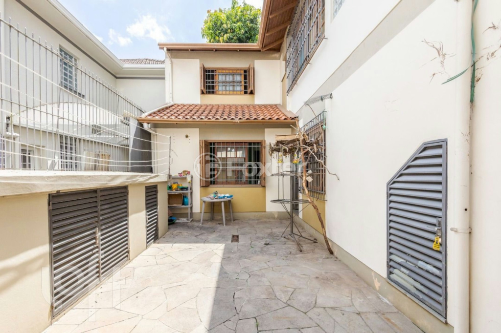 Casa à venda com 4 quartos, 271m² - Foto 17