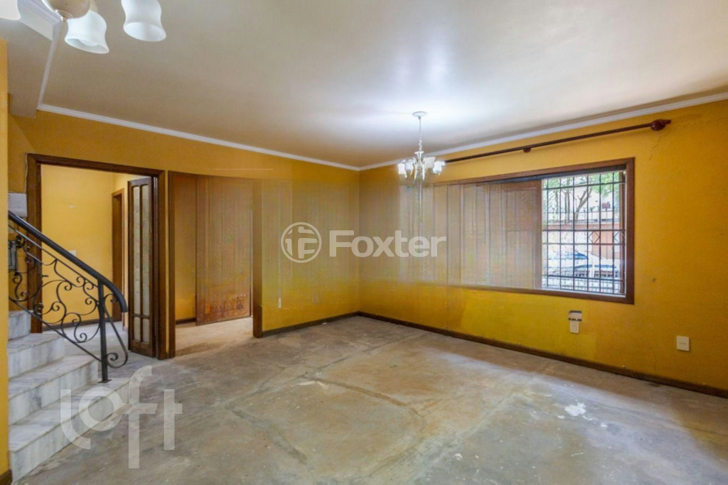 Casa à venda com 4 quartos, 271m² - Foto 1