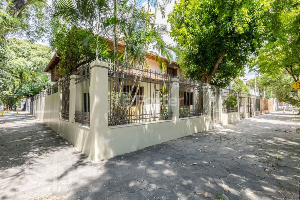 Casa à venda com 4 quartos, 271m² - Foto 36