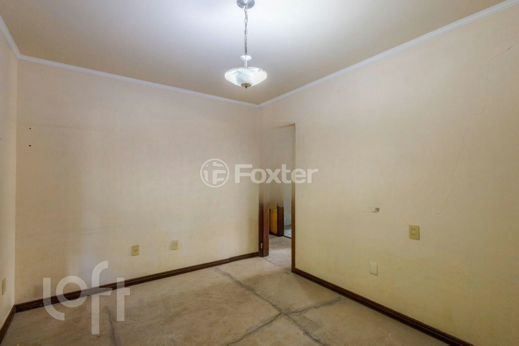 Casa à venda com 4 quartos, 271m² - Foto 4