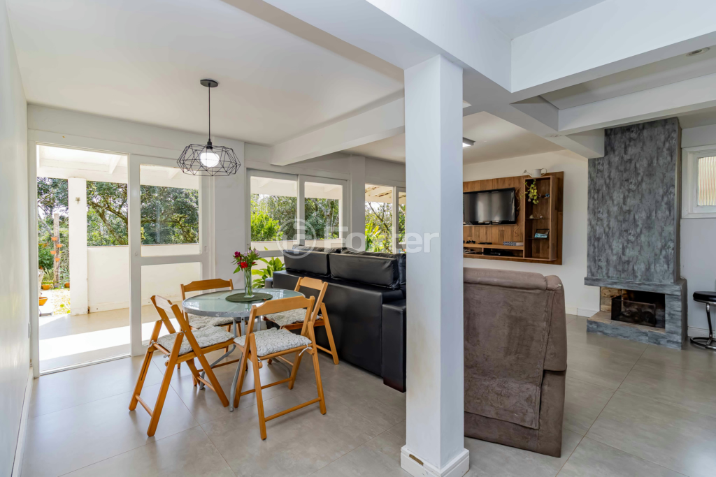 Casa de Condomínio à venda com 3 quartos, 1575m² - Foto 4