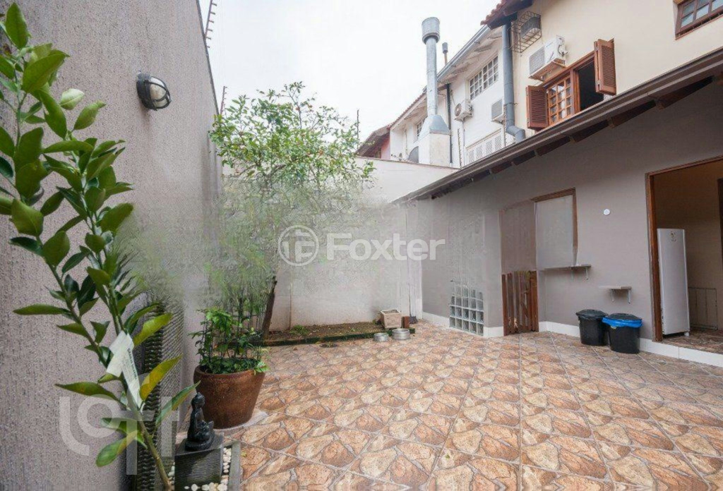 Casa de Condomínio à venda com 4 quartos, 267m² - Foto 4
