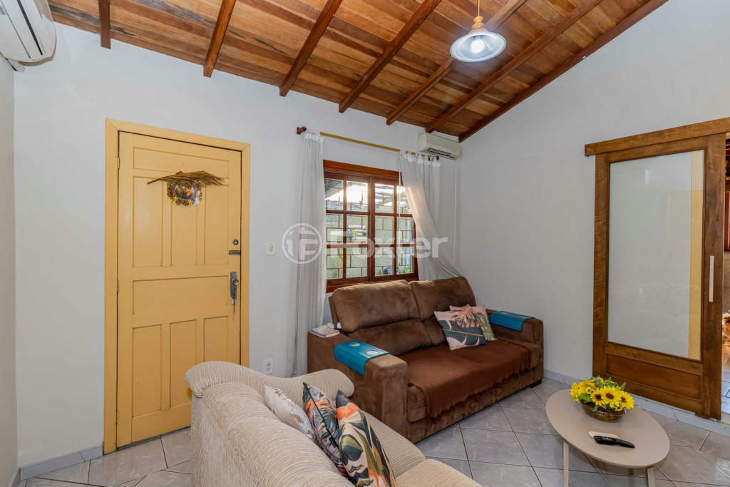 Casa à venda com 3 quartos, 300m² - Foto 2