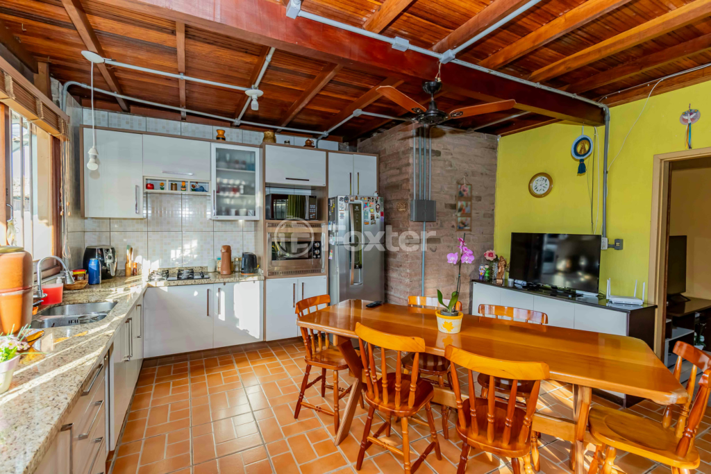Casa à venda com 3 quartos, 300m² - Foto 7