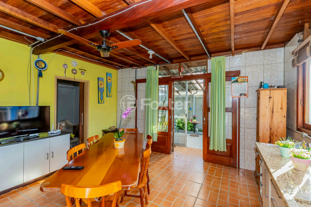 Casa à venda com 3 quartos, 300m² - Foto 8
