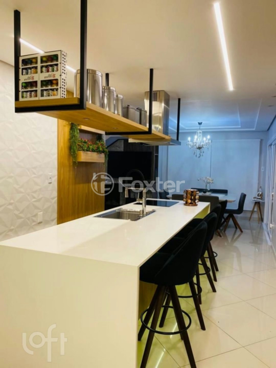 Casa à venda com 3 quartos, 185m² - Foto 1