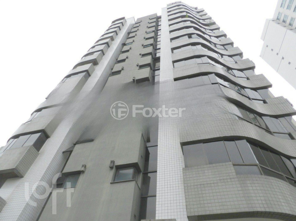 Apartamento à venda com 3 quartos, 122m² - Foto 42