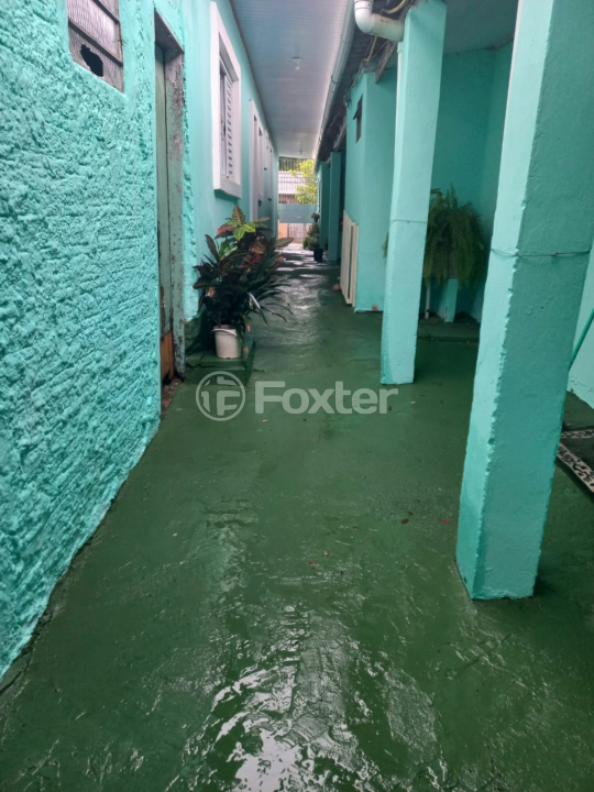Casa à venda com 12 quartos, 300m² - Foto 4