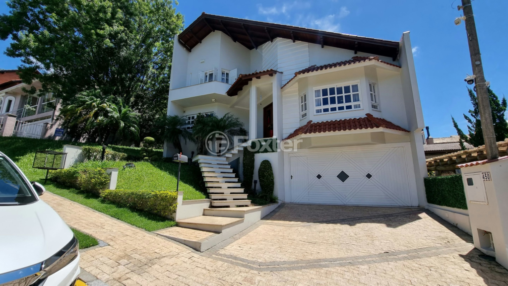 Casa à venda com 3 quartos, 215m² - Foto 1