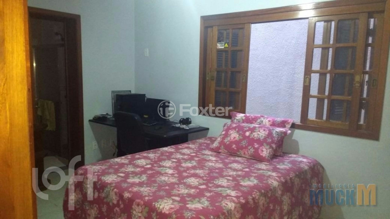Casa à venda com 3 quartos, 240m² - Foto 8