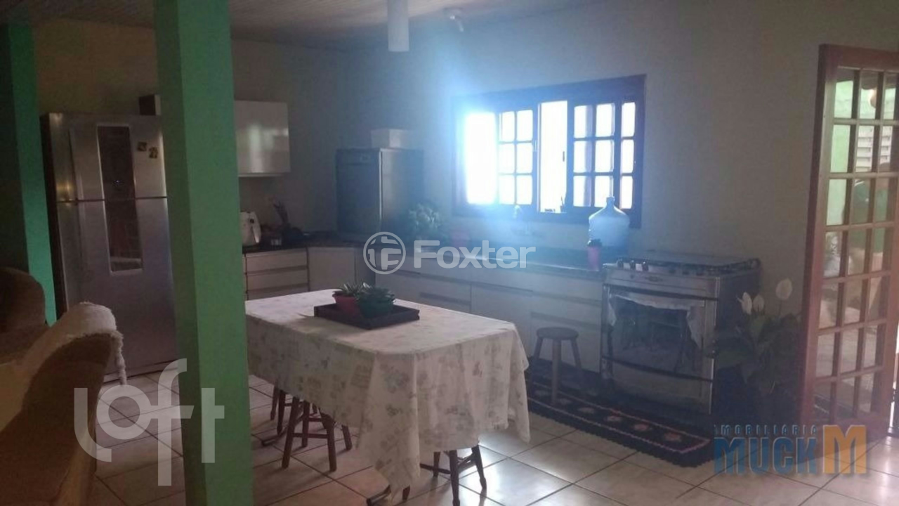 Casa à venda com 3 quartos, 240m² - Foto 4