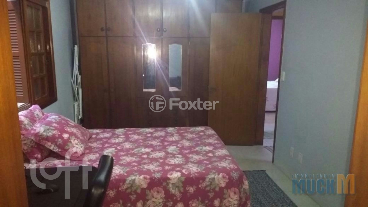 Casa à venda com 3 quartos, 240m² - Foto 9