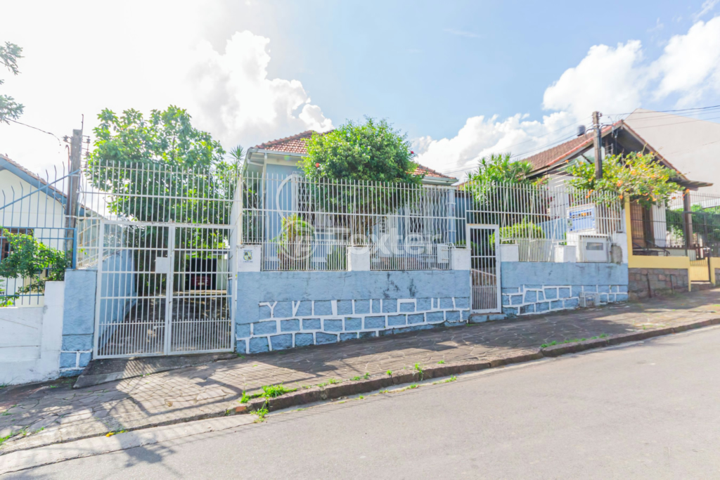 Casa à venda com 3 quartos, 104m² - Foto 1