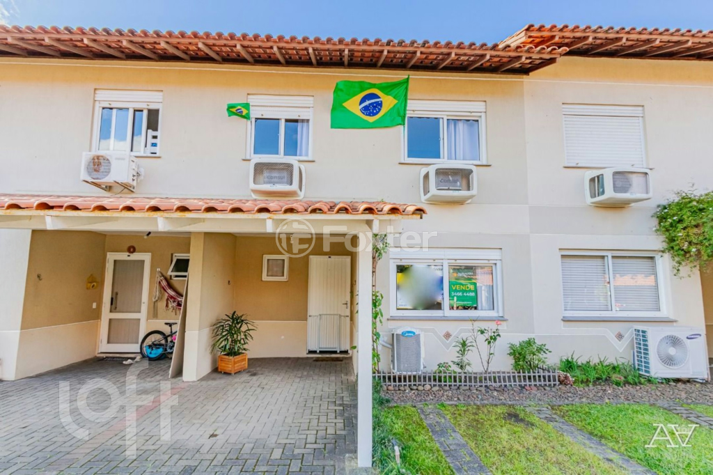 Casa à venda com 3 quartos, 92m² - Foto 1