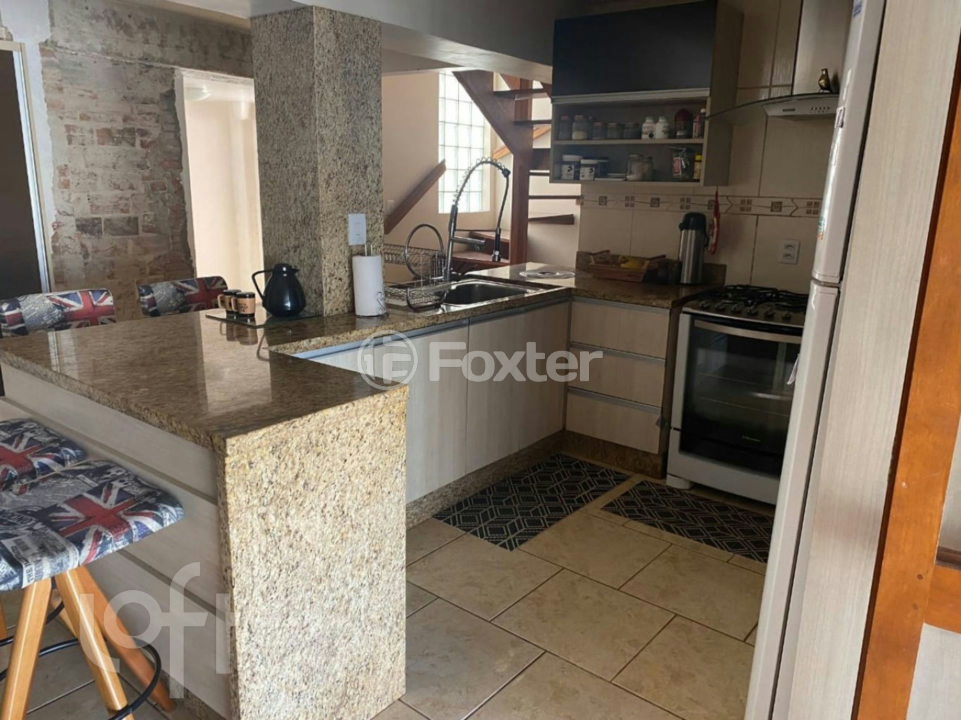 Casa à venda com 3 quartos, 210m² - Foto 3