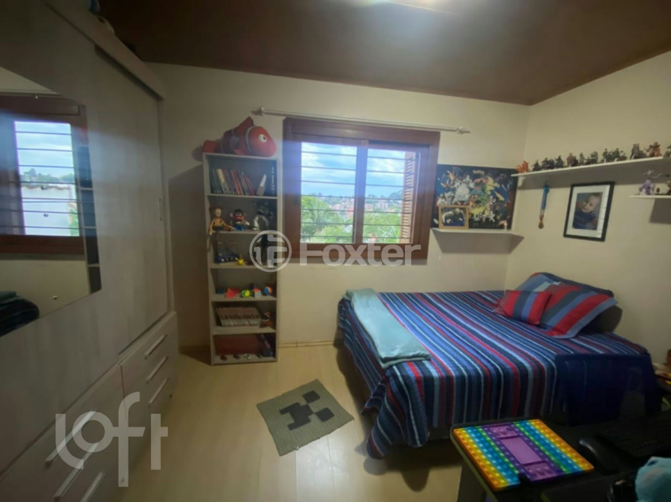 Casa à venda com 3 quartos, 210m² - Foto 2