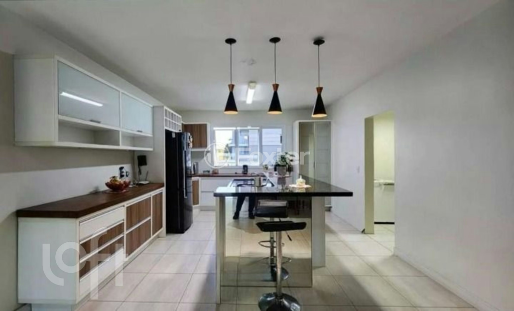 Casa de Condomínio à venda com 3 quartos, 204m² - Foto 2