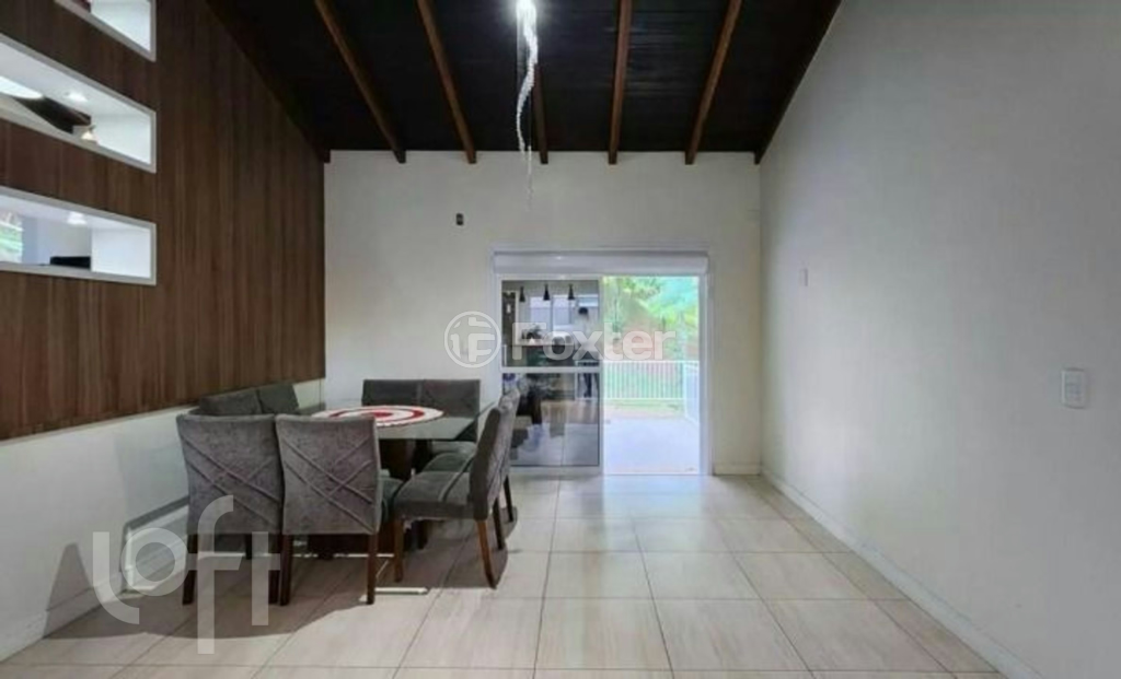 Casa de Condomínio à venda com 3 quartos, 204m² - Foto 1