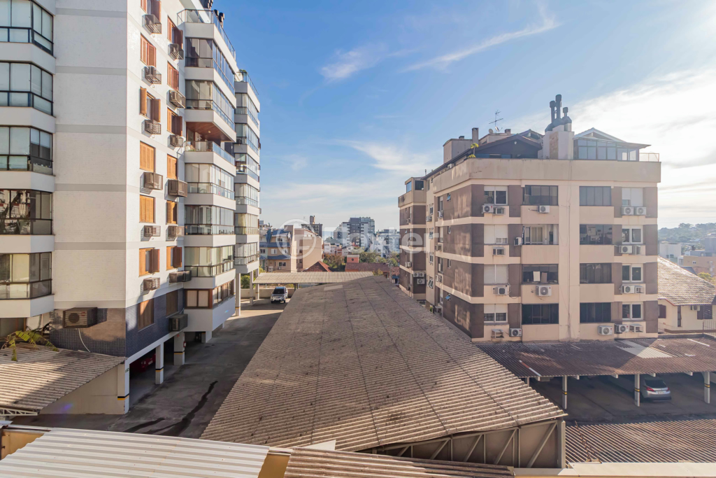 Apartamento à venda com 2 quartos, 68m² - Foto 4