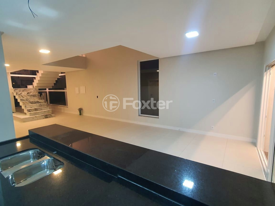 Casa de Condomínio à venda com 3 quartos, 224m² - Foto 7