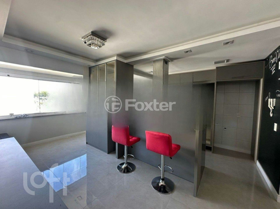 Apartamento à venda com 3 quartos, 79m² - Foto 2