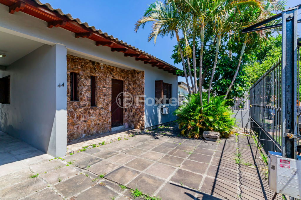 Casa à venda com 3 quartos, 103m² - Foto 1