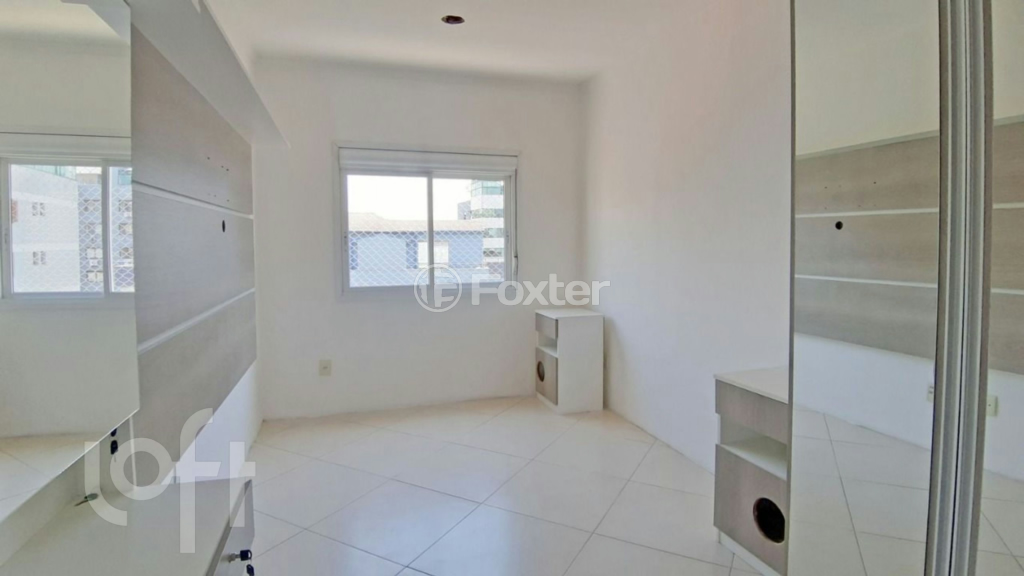 Apartamento à venda com 2 quartos, 67m² - Foto 11