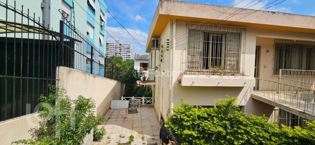 Casa à venda com 5 quartos, 216m² - Foto 1