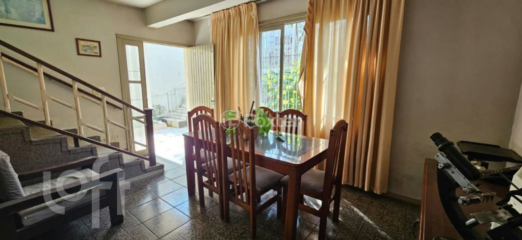 Casa à venda com 5 quartos, 216m² - Foto 4