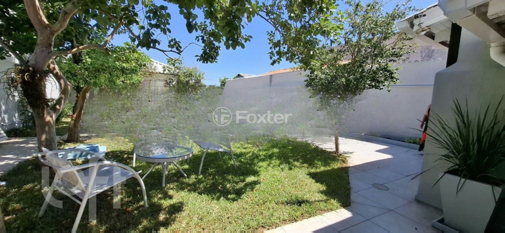 Casa à venda com 3 quartos, 160m² - Foto 1