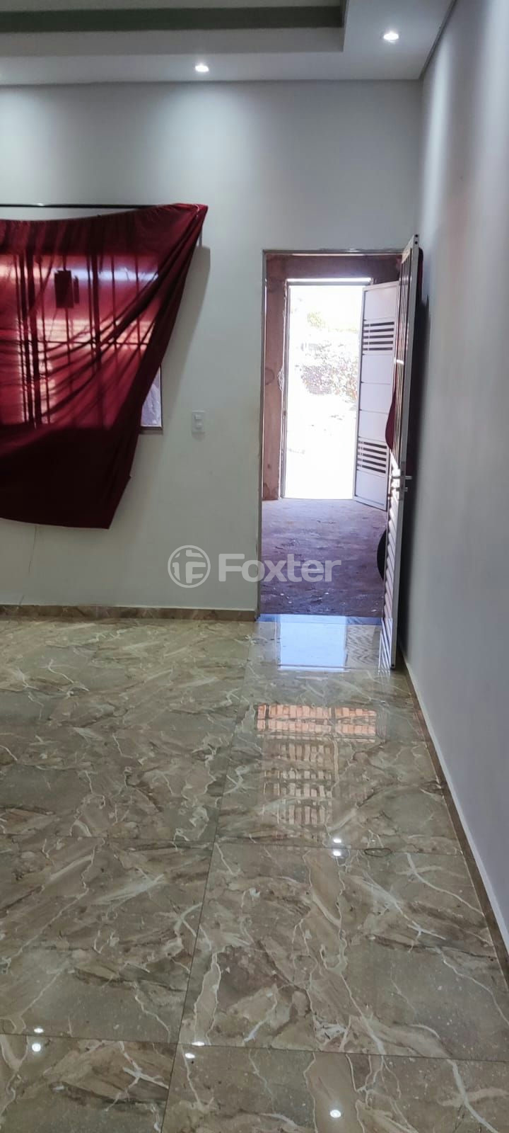 Casa à venda com 3 quartos, 90m² - Foto 2