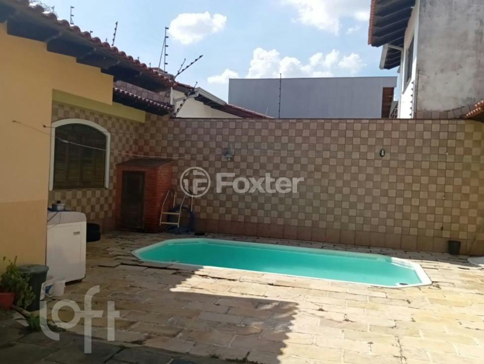 Casa à venda com 4 quartos, 300m² - Foto 2