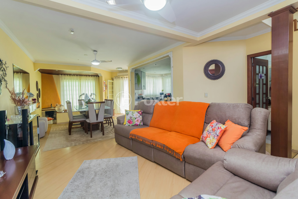 Casa à venda com 3 quartos, 253m² - Foto 3