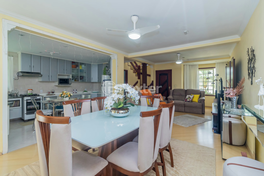 Casa à venda com 3 quartos, 253m² - Foto 7