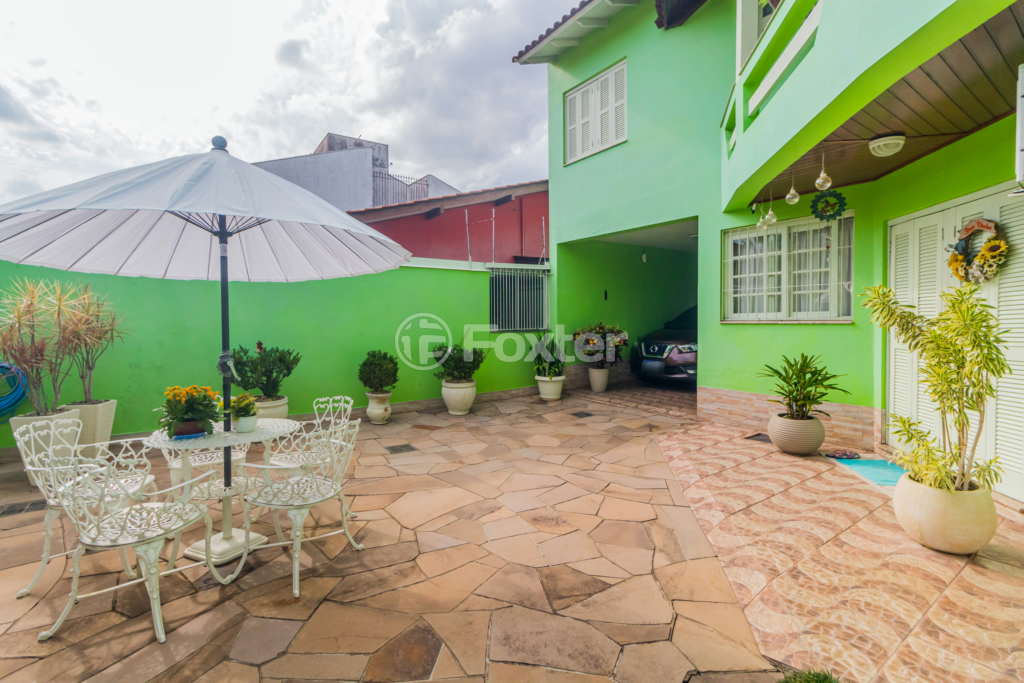 Casa à venda com 3 quartos, 253m² - Foto 2