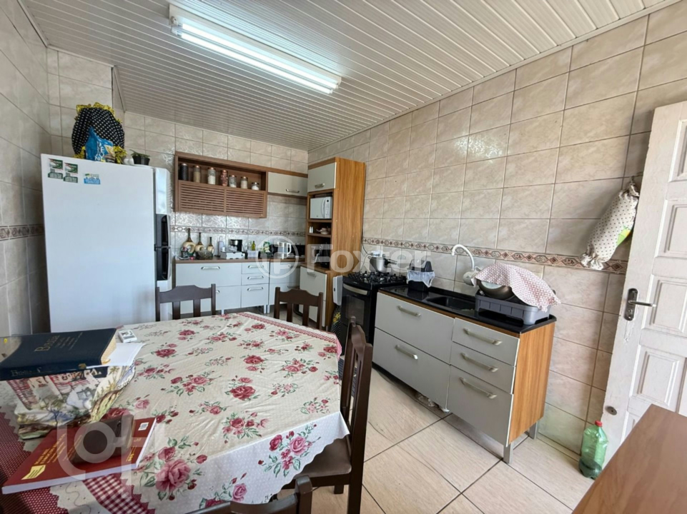 Casa à venda com 4 quartos, 250m² - Foto 47